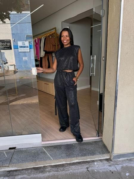 BLUSA OMBREIRA BRILHO PRETA